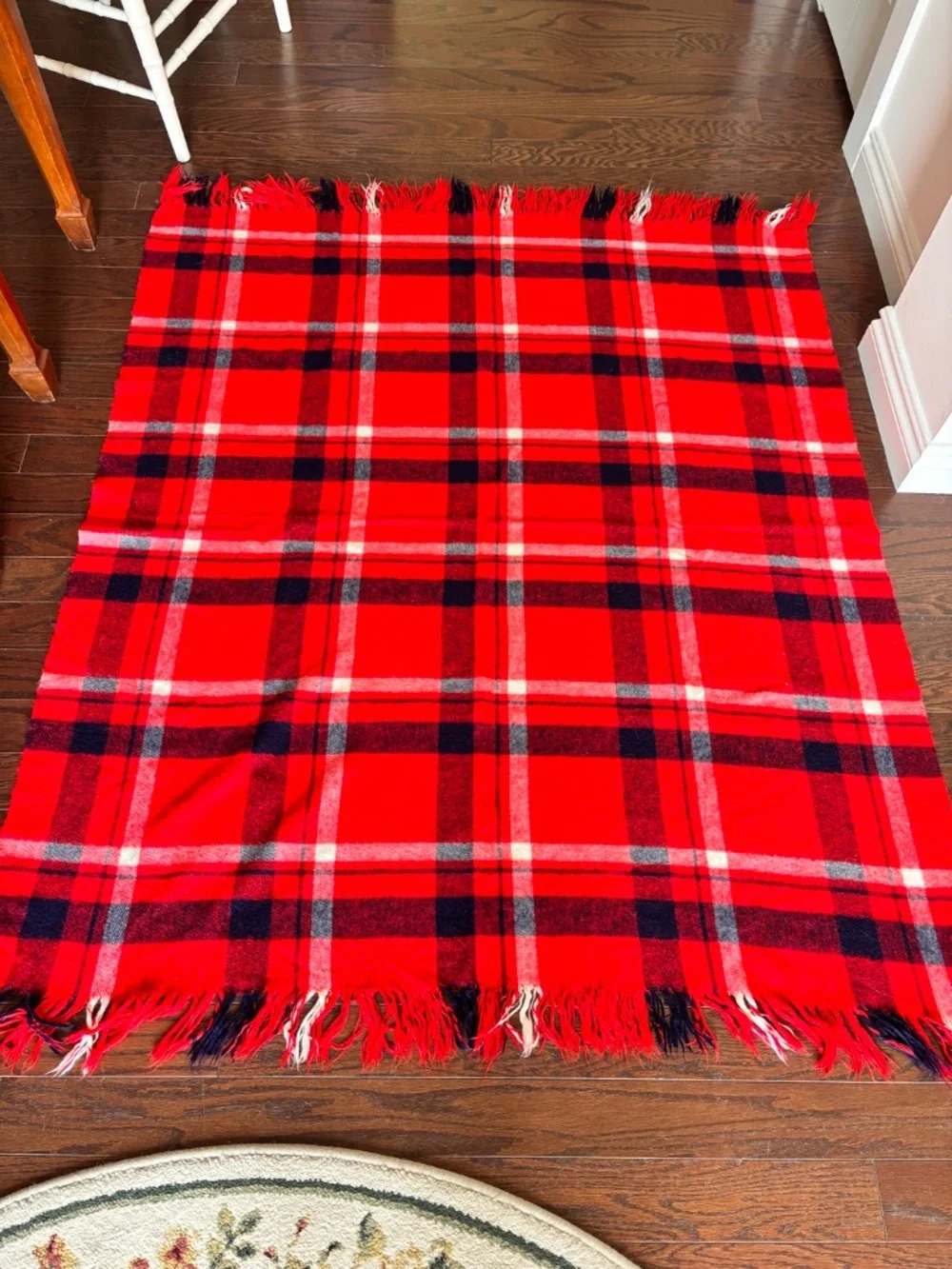 Vibrant vintage Harmony House red, white, blue tartan blanket